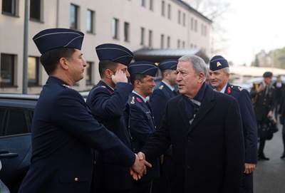 Millî Savunma Bakanı Hulusi Akar’ın da Katıldığı Almanya’daki “Ukrayna Savunma Temas Grup Toplantısı” Başladı