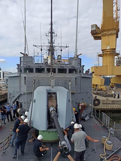 76/62 mm’lik Millî Deniz Topu, Liman ve Deniz Testleri İçin TCG BEYKOZ’a Başarıyla Entegre Edildi