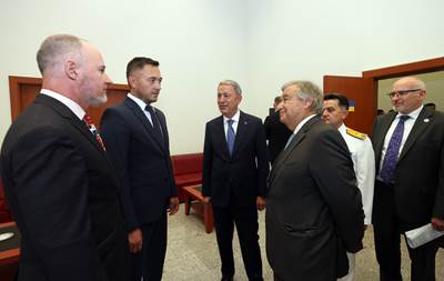 Millî Savunma Bakanı Hulusi Akar ve BM Genel Sekreteri Antonio Guterres Müşterek Koordinasyon Merkezinde İncelemelerde Bulundu