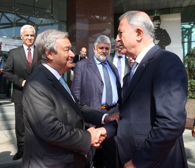 Millî Savunma Bakanı Hulusi Akar ve BM Genel Sekreteri Antonio Guterres Müşterek Koordinasyon Merkezinde İncelemelerde Bulundu