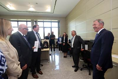 Millî Savunma Bakanı Hulusi Akar ve BM Genel Sekreteri Antonio Guterres Müşterek Koordinasyon Merkezinde İncelemelerde Bulundu