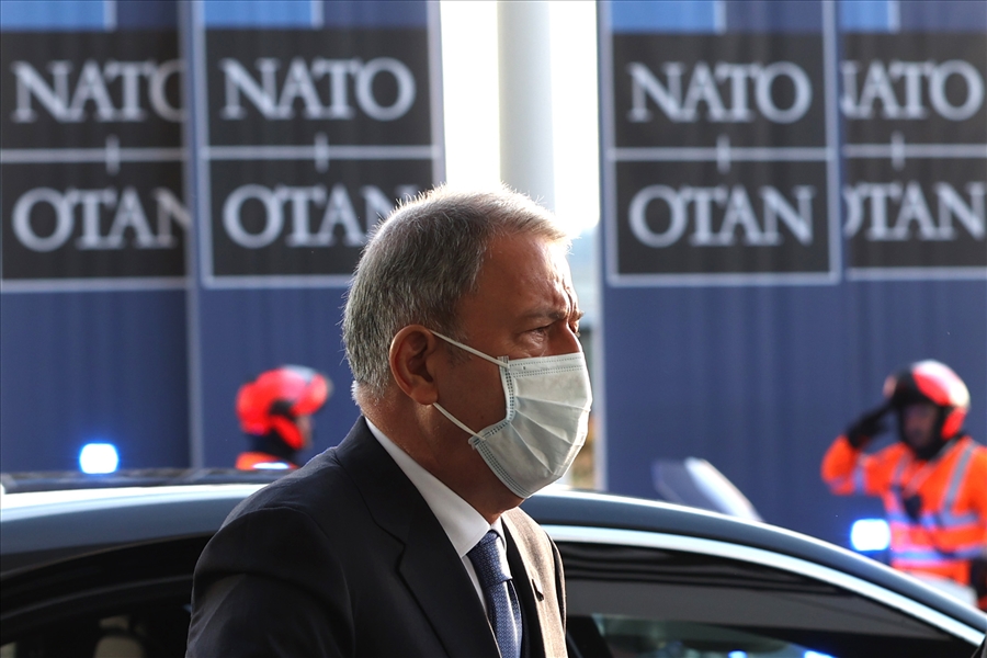 Millî Savunma Bakanı Hulusi Akar, NATO Karargâhında NATO Daimi Temsilciliğini ve Türk Askerî Temsilciliğini Ziyaret Etti