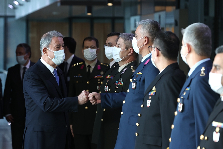 Millî Savunma Bakanı Hulusi Akar, NATO Karargâhında NATO Daimi Temsilciliğini ve Türk Askerî Temsilciliğini Ziyaret Etti