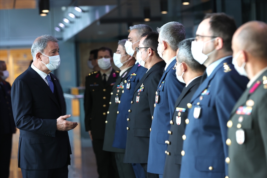 Millî Savunma Bakanı Hulusi Akar, NATO Karargâhında NATO Daimi Temsilciliğini ve Türk Askerî Temsilciliğini Ziyaret Etti