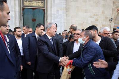 Millî Savunma Bakanı Hulusi Akar, Restore Edilen Selimiye Camii’nde İncelemelerde Bulundu