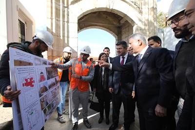 Millî Savunma Bakanı Hulusi Akar, Restore Edilen Selimiye Camii’nde İncelemelerde Bulundu
