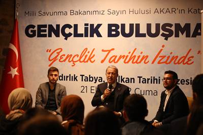 Millî Savunma Bakanı Hulusi Akar, Edirne’de Gençlerle Buluştu