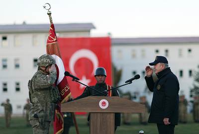 Millî Savunma Bakanı Hulusi Akar, Cumhurbaşkanımız Sn. Erdoğan Adına 3’üncü Topçu Alay Komutanlığına Sancak Tevdi Etti