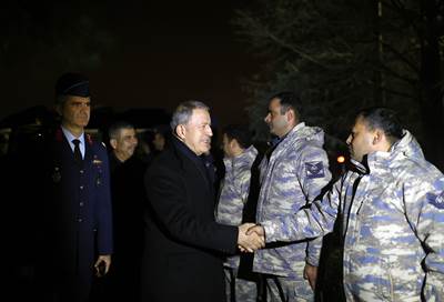 Millî Savunma Bakanı Hulusi Akar Ukrayna’dan Dönen Pilotlarımızla Bir Araya Geldi, Cumhurbaşkanımız Sn. Erdoğan da Telefonla Personele Hitap Etti 