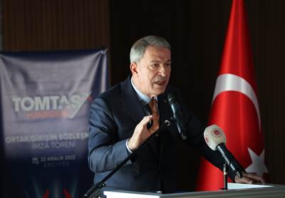 Millî Savunma Bakanı Hulusi Akar, TOMTAŞ’ın Adını Yaşatacak “Ortak Girişim Belgesi”nin İmza Törenine Katıldı