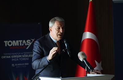 Millî Savunma Bakanı Hulusi Akar, TOMTAŞ’ın Adını Yaşatacak “Ortak Girişim Belgesi”nin İmza Törenine Katıldı