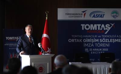 Millî Savunma Bakanı Hulusi Akar, TOMTAŞ’ın Adını Yaşatacak “Ortak Girişim Belgesi”nin İmza Törenine Katıldı