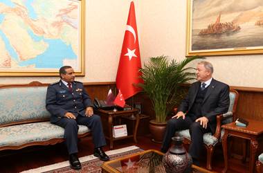 Millî Savunma Bakanı Hulusi Akar, Katar Genelkurmay Başkanı Korg. Salem Bin Hamad Al-Aqeel Al-Nabet’i Kabul Etti