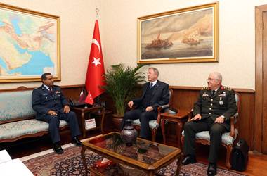 Millî Savunma Bakanı Hulusi Akar, Katar Genelkurmay Başkanı Korg. Salem Bin Hamad Al-Aqeel Al-Nabet’i Kabul Etti