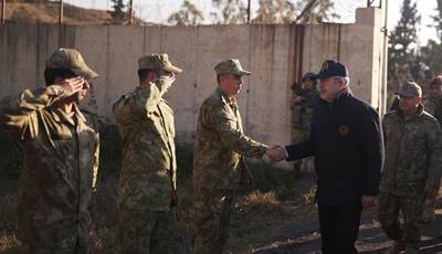 Millî Savunma Bakanı Hulusi Akar, Çadır Kentte Kurulan Mehmetçik Okulunu Ziyaret Etti