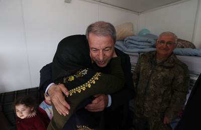 Millî Savunma Bakanı Hulusi Akar, İslahiye ve Nurdağı'nda İncelemelerde Bulundu