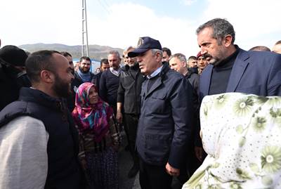 Millî Savunma Bakanı Hulusi Akar, İslahiye ve Nurdağı'nda İncelemelerde Bulundu