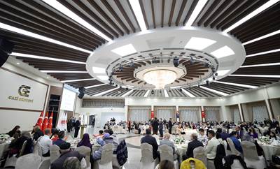 Millî Savunma Bakanı Hulusi Akar ve Beraberindeki TSK Komuta Kademesi Şehit Aileleri ve Gazilerle İftarda Bir Araya Geldi