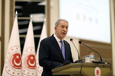Millî Savunma Bakanı Hulusi Akar ve Beraberindeki TSK Komuta Kademesi Şehit Aileleri ve Gazilerle İftarda Bir Araya Geldi