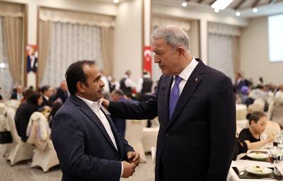 Millî Savunma Bakanı Hulusi Akar ve Beraberindeki TSK Komuta Kademesi Şehit Aileleri ve Gazilerle İftarda Bir Araya Geldi