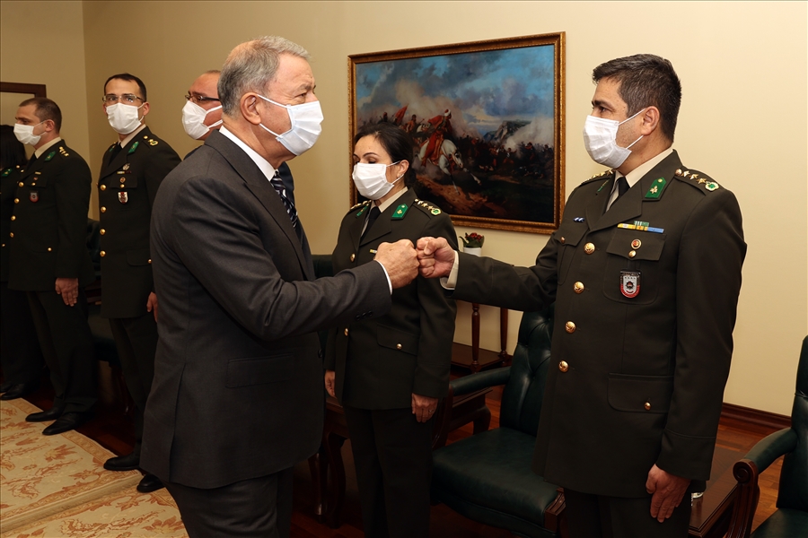 Millî Savunma Bakanı Hulusi Akar, 24 Kasım Öğretmenler Günü Dolayısıyla Bakanlıkta Görevli Öğretmenlerle Bir Araya Geldi