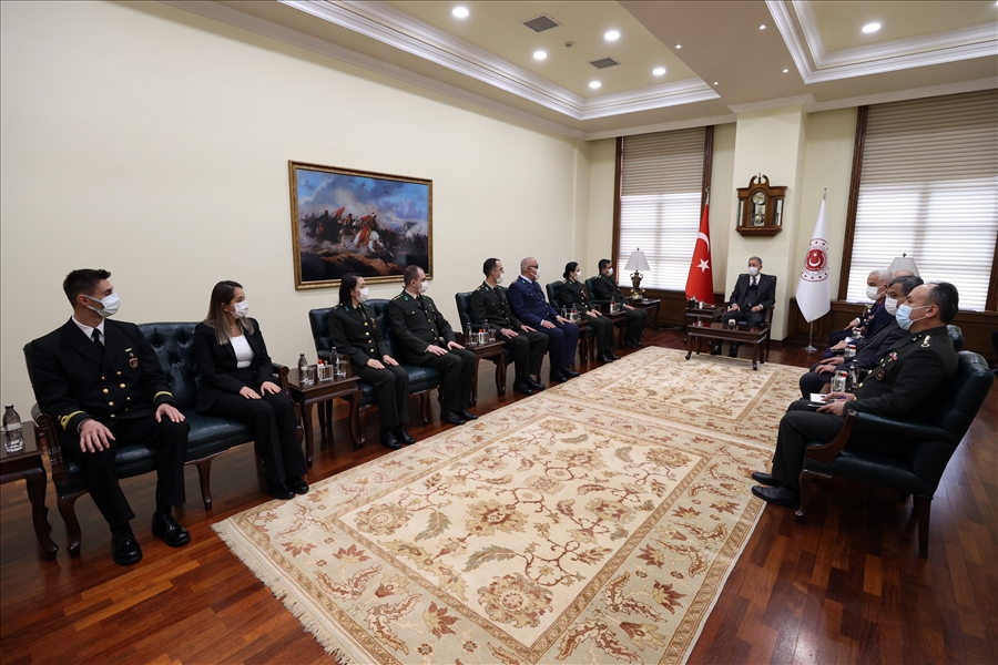 Millî Savunma Bakanı Hulusi Akar, 24 Kasım Öğretmenler Günü Dolayısıyla Bakanlıkta Görevli Öğretmenlerle Bir Araya Geldi