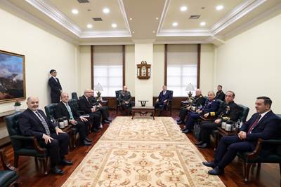 Millî Savunma Bakanı Hulusi Akar, Özbekistan Savunma Bakanı Korg. Bahadır Kurbanov ile Bir Araya Geldi