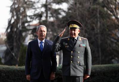 Millî Savunma Bakanı Hulusi Akar, Özbekistan Savunma Bakanı Korg. Bahadır Kurbanov ile Bir Araya Geldi