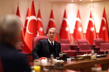 Millî Savunma Bakanı Hulusi Akar, “Topraklarını Kurtarma” Sözünü Tutan Azerbaycanlı Şehidimizin Değerli Ailesiyle Bir Araya Geldi