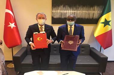 Millî Savunma Bakanı Hulusi Akar, Senegal Silahlı Kuvvetler Bakanı Sidiki Kaba ile Görüştü