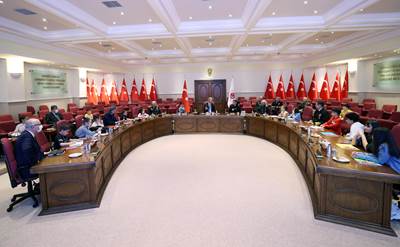 Millî Savunma Bakanı Hulusi Akar ve Beraberindeki TSK Komuta Kademesi, 23 Nisan Ulusal Egemenlik ve Çocuk Bayramı Dolayısıyla Şehit ve Gazi Çocuklarıyla Bir Araya Geldi