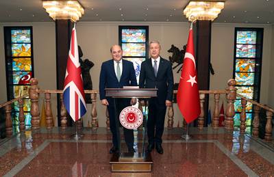 Millî Savunma Bakanı Hulusi Akar, İngiltere Savunma Bakanı Ben Wallace ile Bir Araya Geldi