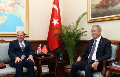 Millî Savunma Bakanı Hulusi Akar, İngiltere Savunma Bakanı Ben Wallace ile Bir Araya Geldi