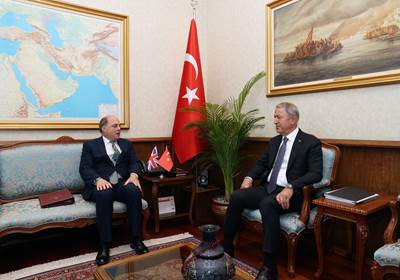 Millî Savunma Bakanı Hulusi Akar, İngiltere Savunma Bakanı Ben Wallace ile Bir Araya Geldi