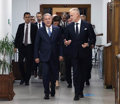Millî Savunma Bakanı Hulusi Akar ve Macaristan Savunma Bakanı Kristóf Szalay-Bobrovniczky Bir Araya Geldi