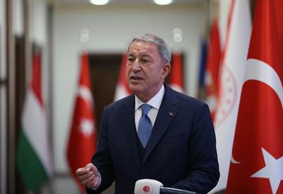 Millî Savunma Bakanı Hulusi Akar ve Macaristan Savunma Bakanı Kristóf Szalay-Bobrovniczky Bir Araya Geldi
