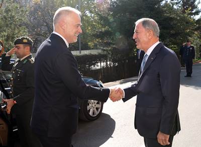 Millî Savunma Bakanı Hulusi Akar ve Macaristan Savunma Bakanı Kristóf Szalay-Bobrovniczky Bir Araya Geldi