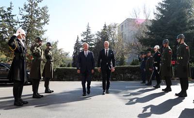 Millî Savunma Bakanı Hulusi Akar ve Macaristan Savunma Bakanı Kristóf Szalay-Bobrovniczky Bir Araya Geldi