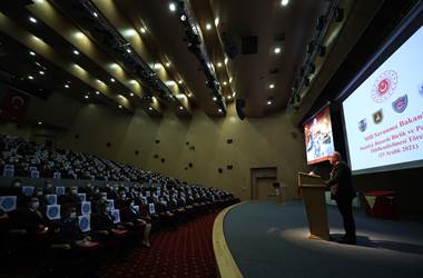 Başarılı Personel İçin Madalya ve Ödül Töreni Gerçekleştirildi 