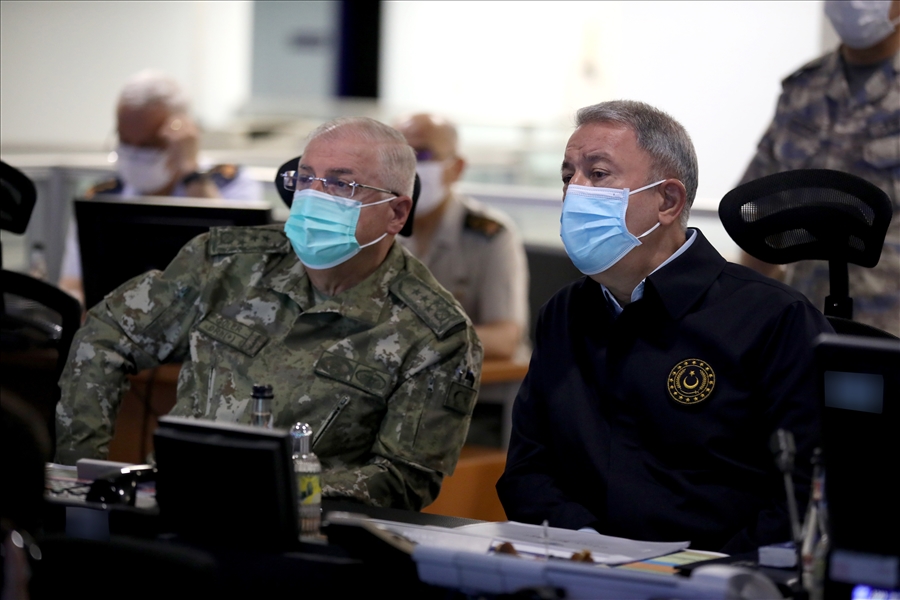 Millî Savunma Bakanı Hulusi Akar, Hava Harekâtını Hava Kuvvetleri Harekât Merkezinden Sevk ve İdare Etti