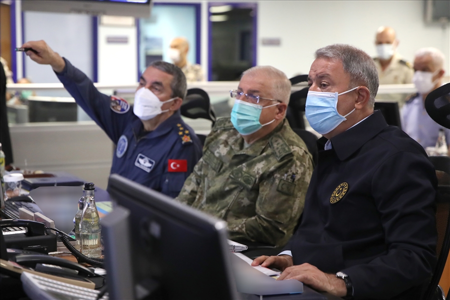 Millî Savunma Bakanı Hulusi Akar, Hava Harekâtını Hava Kuvvetleri Harekât Merkezinden Sevk ve İdare Etti