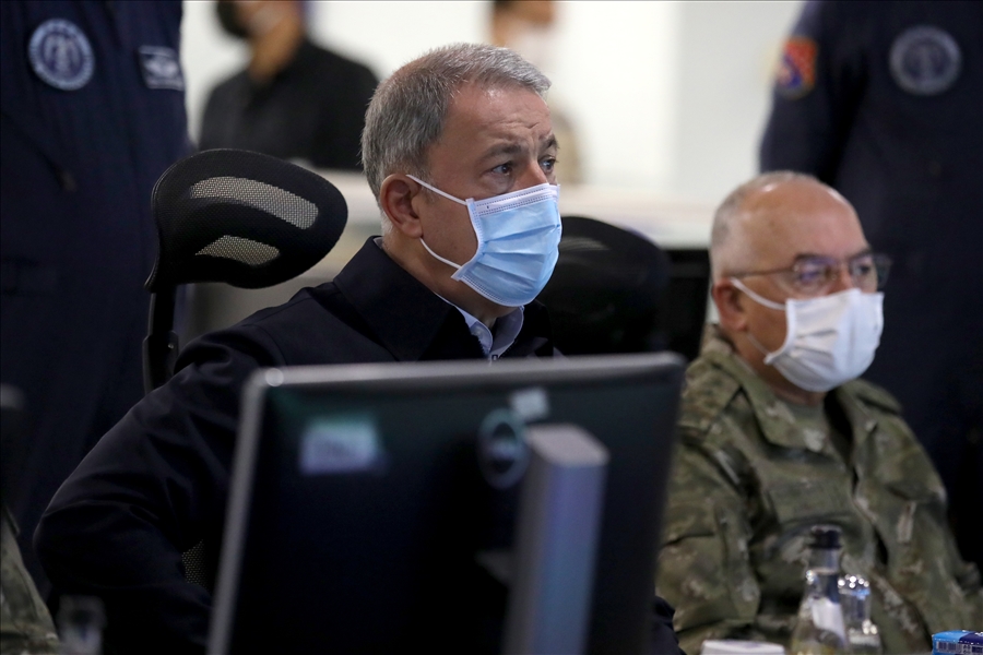 Millî Savunma Bakanı Hulusi Akar, Hava Harekâtını Hava Kuvvetleri Harekât Merkezinden Sevk ve İdare Etti