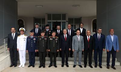 Millî Savunma Bakanı Hulusi Akar, Konya'nın Akşehir İlçesinde Ziyaretler Gerçekleştirdi