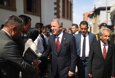 Millî Savunma Bakanı Hulusi Akar, Konya'nın Akşehir İlçesinde Ziyaretler Gerçekleştirdi