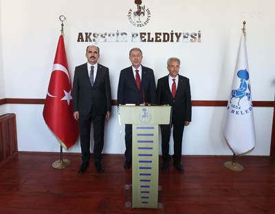 Millî Savunma Bakanı Hulusi Akar, Konya'nın Akşehir İlçesinde Ziyaretler Gerçekleştirdi