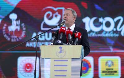 Millî Savunma Bakanı Hulusi Akar, Beraberinde TSK Komuta Kademesi ile Akşehir’deki “Onur Günü” Etkinliklerine Katıldı 