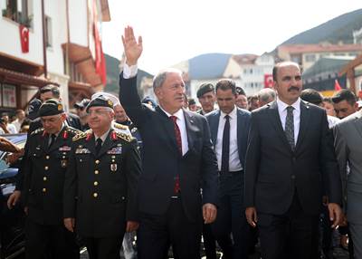Millî Savunma Bakanı Hulusi Akar, Beraberinde TSK Komuta Kademesi ile Akşehir’deki “Onur Günü” Etkinliklerine Katıldı 