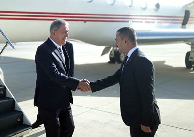 Millî Savunma Bakanı Hulusi Akar ve Macaristan Savunma Bakanı Kristof Szalay-Bobrovniczky, Macaristan Gelibolu Anıtı'nın Açılışını Gerçekleştirdi