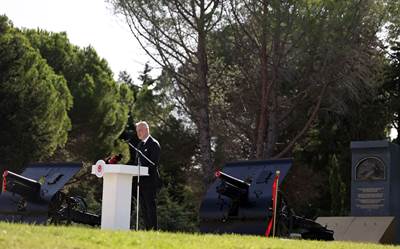 Millî Savunma Bakanı Hulusi Akar ve Macaristan Savunma Bakanı Kristof Szalay-Bobrovniczky, Macaristan Gelibolu Anıtı'nın Açılışını Gerçekleştirdi