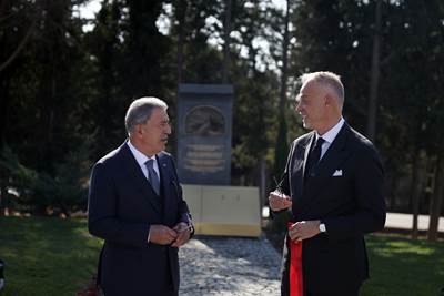Millî Savunma Bakanı Hulusi Akar ve Macaristan Savunma Bakanı Kristof Szalay-Bobrovniczky, Macaristan Gelibolu Anıtı'nın Açılışını Gerçekleştirdi